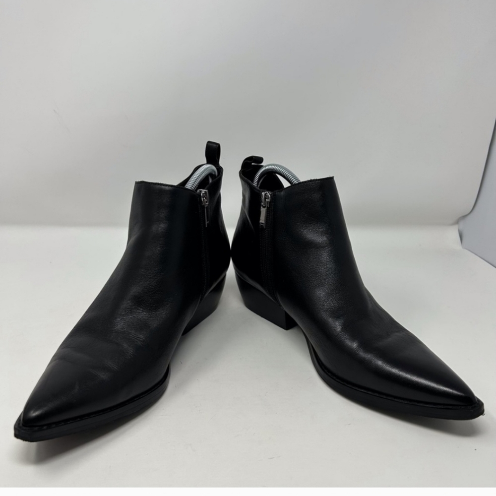 Marc Fisher LTD Black Leather Western Style Ankle Boots Size 9 Pointed Toe